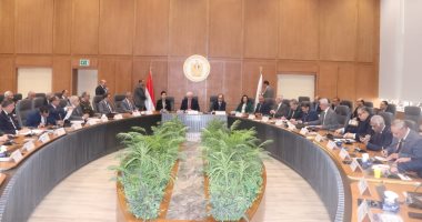تعيين وكيل جديد بكلية التربية وتجديد الثقة فى وكيلي التمريض والطفولة بجامعة أسيوط