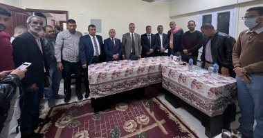 رئيس الشهر العقارى يقوم بزيارة ميدانية مفاجئة لمكتب ومأمورية الغردقة