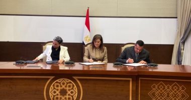وزراء التخطيط والبيئة والتنمية المحلية يوقعون عقد تنفيذ المرحلة الرابعة من مشروعات منظومة المخلفات