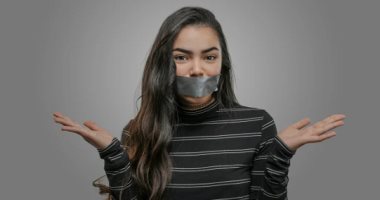 هل يساعد لصق الفم أثناء النوم على إنقاص الوزن الزائد؟ اعرف الحقيقة