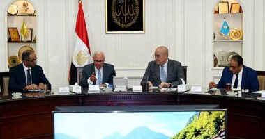 وزير الإسكان ومحافظ بورسعيد يتابعان موقف المشروعات المختلفة بالمحافظة