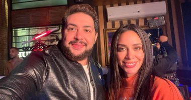 هانى عادل وبسنت شوقى يحتفلان بنهاية تصوير "بنون".. صور