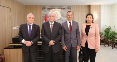 وزير التعليم العالى يبحث آليات التعاون مع رئيس مجلس أمناء الجامعة الألمانية 