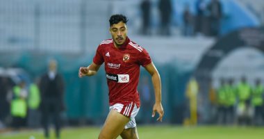نجوم الأهلى يدعمون أكرم توفيق معنويا لتخفيف صدمة الرباط الصليبى