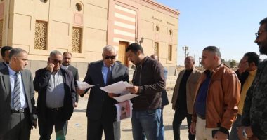 محافظ الوادى الجديد يتفقد أعمال إنشاء مجمع المصالح الحكومية المميكن