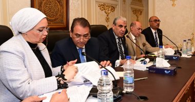 مستشار اتحاد العمال يقترح إضافة عمال الخدمة المنزلية لقانون العمل الجديد