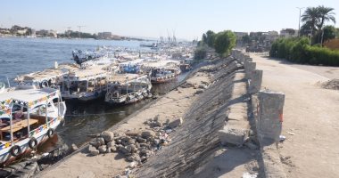 مشروعات تطوير وإنشاء طرق جديدة فى قرى ومدن الأقصر.. استحداث محور بمدينة الزينية.. فتح طريق جديد بالقرنة .. رصف الطرق المؤدية للمزارات السياحية بإسنا.. وتركيب بلاط إنترلوك بالقرى بتكلفة 50 مليون جنيه.. صور