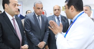 محافظ سوهاج يفتتح وحدة مناظير الجهاز الهضمى بمستشفى الحميات.. صور