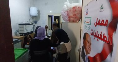 ضمن حياة كريمة.. الكشف على 1035 مواطنا فى القافلة الطبية المجانية بقرية بركة بقنا