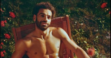 محمد صلاح فى لحظة استجمام قبل مواجهة ليفربول وأولمبيك ليون فى دبى