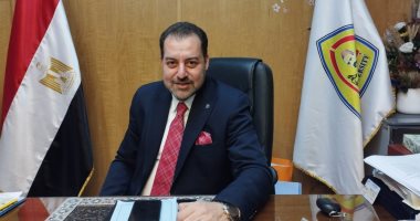 عميد "طب الزقازيق" يؤكد تعديل البرنامج الدراسى للطلاب بمشاركة خبراء متخصصين.. "عنانى": تشغيل أول مركز  للتدريب على جراحات المخ والأعصاب.. إنشاء مركز لجراحات العمود الفقرى.. وتشغيل العيادات الخارجية فترة مسائية