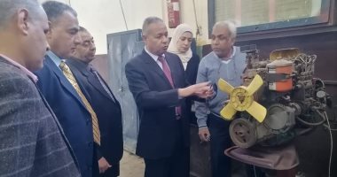 مديرا التعليم العام والفني يتفقدان مدارس طنطا.. صور