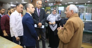 نائب محافظ سوهاج يتفقد سير العمل بالمركز التكنولوجى فى حى غرب