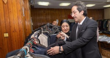 افتتاح معرض للملابس بجامعة طنطا للبيع بأسعار رمزية للطلاب.. صور