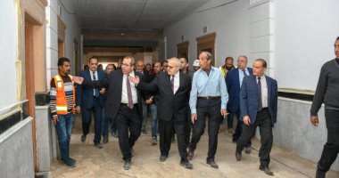 الخشت يعلن قرب إنهاء التشطيبات الداخلية والخارجية لجامعة القاهرة الدولية.. صور