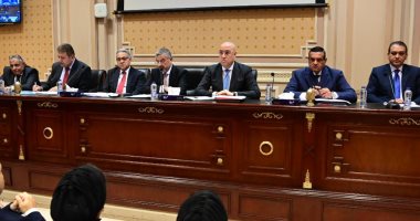 "إسكان النواب" تبدأ مناقشة قانون التصالح.. وزير الإسكان: الموضوع مش فلوس وعايزين نحافظ على الأمن الاجتماعى.. التنمية المحلية: 1.6 مليون طلب تصالح بالريف.. والنائب عمر درويش: التشريع تحدٍ والشعب المصرى منتظر