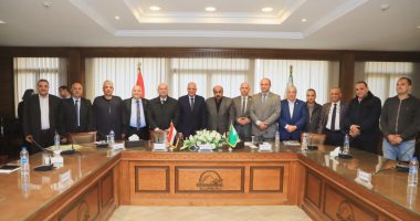 محافظ الجيزة: إنفاق 20 مليون جنيه شهريا للنهوض بمستوى النظافة فى الشوارع