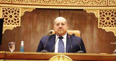 رئيس الشيوخ يسأل وزيرة البيئة عن خطة الحكومة لرفع ثقافة المواطن بقضايا المناخ