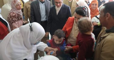 نائب محافظ الوادي الجديد يتفقد حملة تطعيم شلل الأطفال.. صور