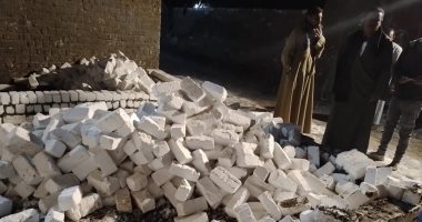 الأجهزة التنفيذية بالفيوم تواصل التصدي لمحاولات البناء المخالف بالأراضي الزراعية