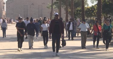 معابد الأقصر تشهد حالة من الإقبال السياحى المميز للأفواج من حول العالم.. صور