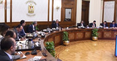 رئيس الوزراء يعقد اجتماعا موسعا بشأن ضبط أسعار السلع