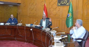 محافظ الإسماعيلية يعقد الاجتماع الدورى لمتابعة أعمال لجنة تأمين الخدمات الطبية