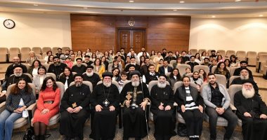 البابا تواضروس يلتقى كهنة قطاع ألماظة ومدينة الأمل وشرق مدينة نصر