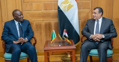وزير الإنتاج الحربى يبحث مع وزير العلوم والتكنولوجيا الزامبى التعاون المشترك