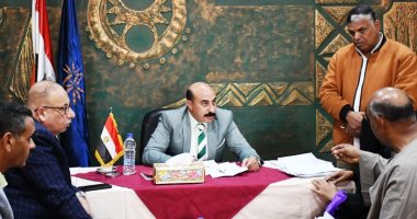 محافظ أسوان يلتقى بشباب البرنامج الرئاسى "أهل مصر" لأبناء المحافظات الحدودية