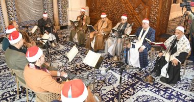 انعقاد مقرأة كبار القراء برواية ورش بمسجد الإمام الحسين بالقاهرة.. صور