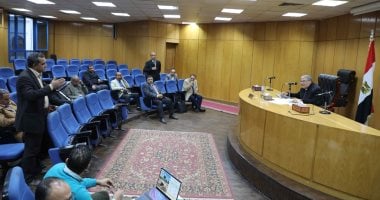 محافظ المنيا يعلن حظر إقامة العدايات غير الشرعية والتعدى على الترع