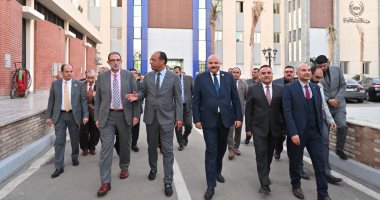 رئيس هيئة الدواء المصرية يستقبل رئيس لجنة الصحة بمجلس الشيوخ