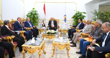 محافظ قنا يشيد بجهود هيئة التعمير والتنمية الزراعية فى دعم مشروعات حياة كريمة