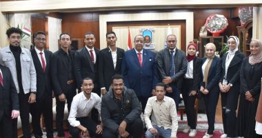 رئيس جامعة الأقصر يعقد أول اجتماع لاتحاد طلاب الجامعة الجديد.. صور