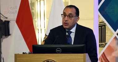 رئيس الوزراء يتابع مع رئيس "المركزى للتنظيم والإدارة" سير المسابقات المركزية.. مصطفى مدبولى: الرئيس وجه بتعديل شرط سن المتقدم لمسابقات التربية والتعليم القادمة لـ40 عاما.. و11 ألف مرشح لـ"معلم مساعد رياض أطفال"