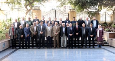 رئيس جامعة المنصورة يلتقى فريق زراعة الكبد لبحث افتتاح وتشغيل المبنى الجديد