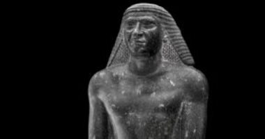 تمثال كاهن آمون المعبود منتومحات يزين المتحف المصرى بالتحرير.. شاهده