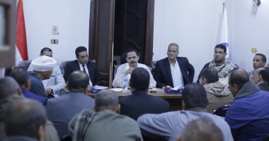 أشرف رشاد يعقد اجتماعًا تنظيميًا موسعًا بأمانتى مركز وبندر قنا.. صور