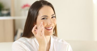 وصفات طبيعية للعناية بالبشرة الحساسة.. من زيت جوز الهند للزيتون