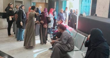 انطلاق القافلة الطبية لإجراء 150 عملية للمياه البيضاء بمستشفى الرمد بأسوان