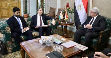أيمن عاشور: ربط البرامج الدراسية بالصناعة لتلبية احتياجات الدولة فى التنمية