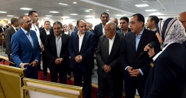 مدبولى: الأزمة العالمية تعلمنا ضرورة الاعتماد شبه الكامل على الصناعة المحلية