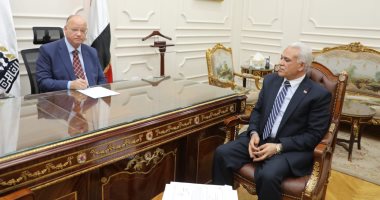 محافظ القاهرة يعتمد جدول امتحانات الفصل الدراسى الأول لصفوف النقل.. صور