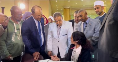 معرض لوحات للخطوط العربية بمكتبة مصر العامة في الإسماعيلية.. صور
