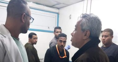 وكيل وزارة الصحة بقنا يتابع الحالة الصحية لمصابي الطريق الصحراوي 