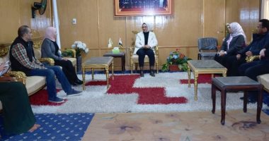 نائب محافظ الوادى الجديد تلتقي وفد "التأمين الصحي" لبحث شكاوى مرضى الأورام