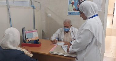 حياة كريمة بالبحر الأحمر.. الكشف على 1000 مواطن خلال 15 يوما.. القوافل مستمرة بقرى سفاجا وتستكمل أعمالها بالزعفرانة.. مدير القوافل: الكشف والعلاج والأشعة والتحاليل مجانا.. وتحويل للمستشفيات إذا لزم الأمر.. صور 