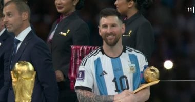 ميسي يحصد جائزة الكرة الذهبية كأفضل لاعب فى بطولة كأس العالم 2022 