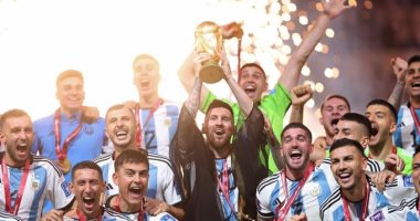 ميسي يختتم ألقاب كرة القدم بالحصول على لقب بطل مونديال قطر 2022.. فيديو